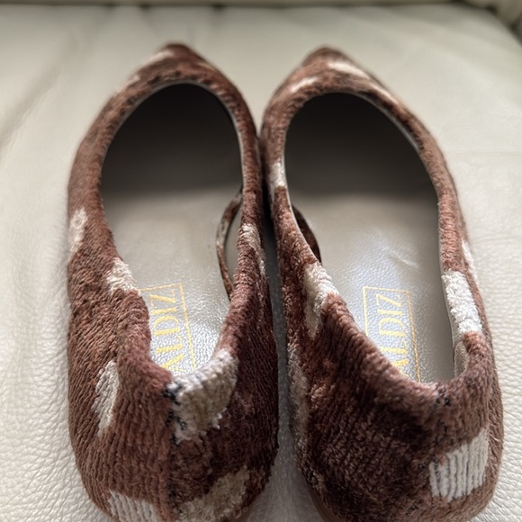 BALDIZ Brown Polka Dot Flats New! - Picture 5 of 9